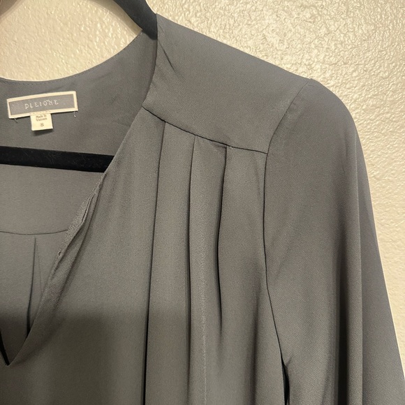 Olive green/gray blouse size small - Picture 3 of 3